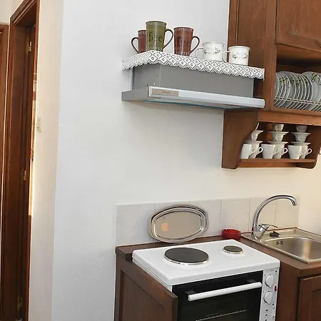 Anemos And Almyra Kini