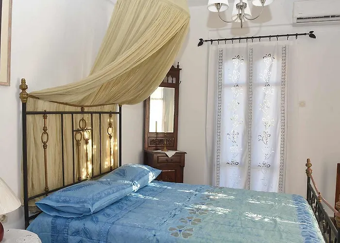 Daire Anemos And Almyra Kini