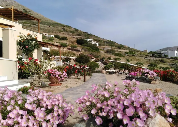 Daire Anemos And Almyra Kini